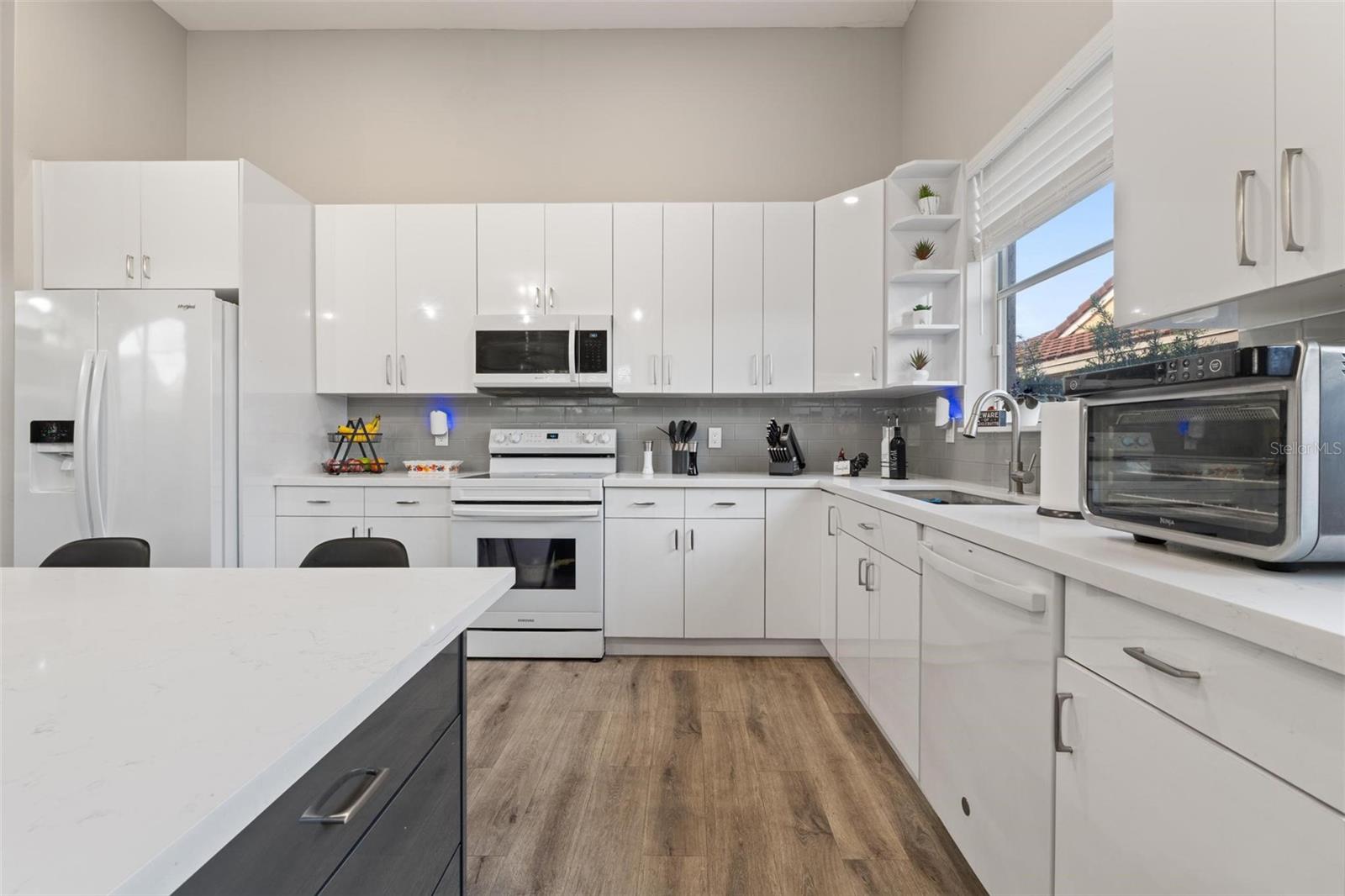 TWIN ACRES 154-15 B - Residential