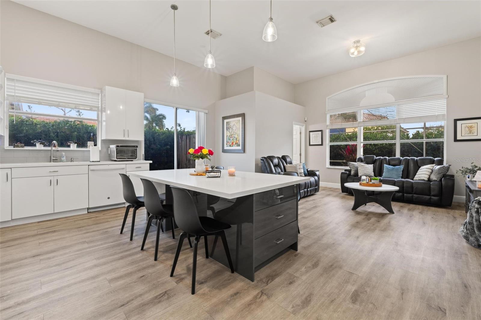 TWIN ACRES 154-15 B - Residential