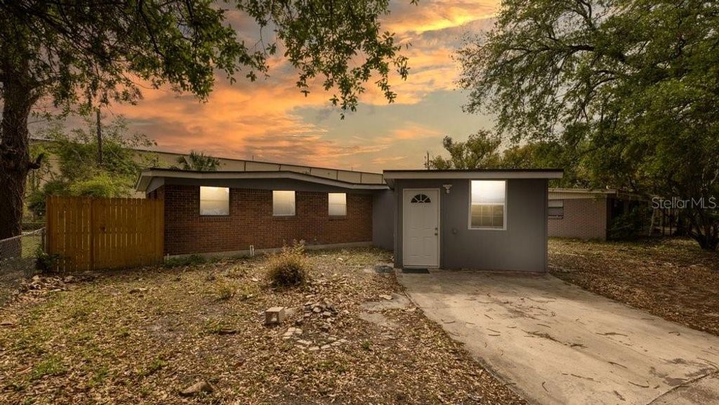 Photo of 1040 Maxey Drive, Winter Garden, FL 34787 (MLS # O6391395)