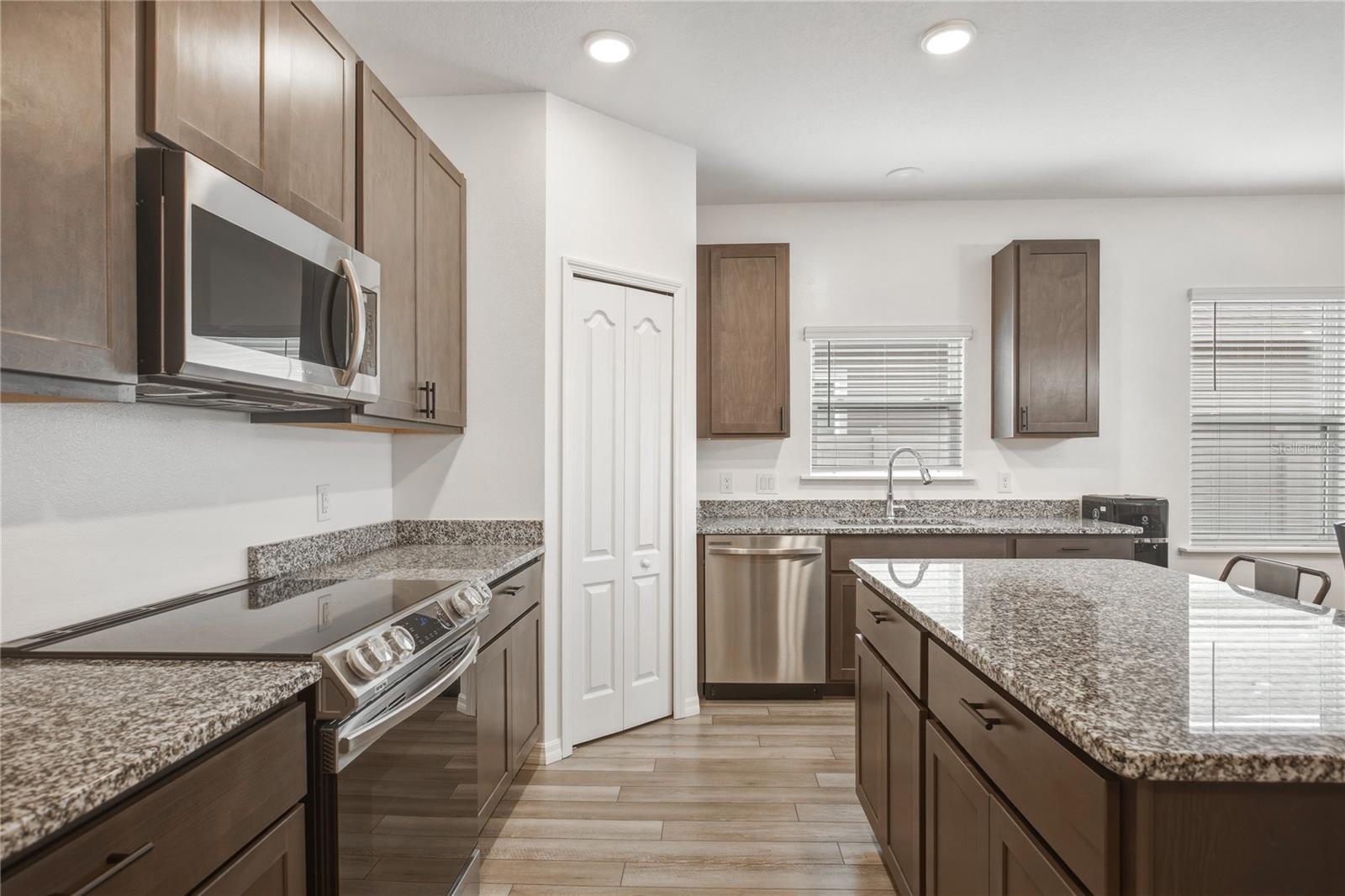 OAK PARK PH 1 PB 36 PG 78 - Residential