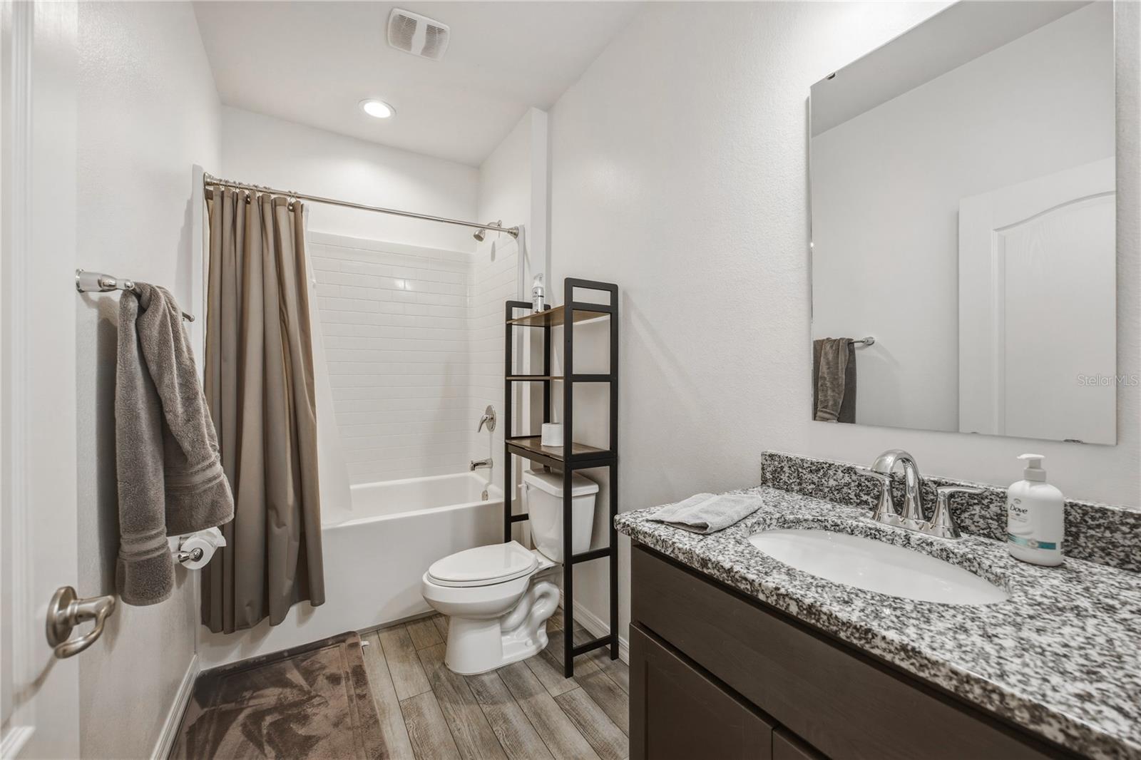 OAK PARK PH 1 PB 36 PG 78 - Residential