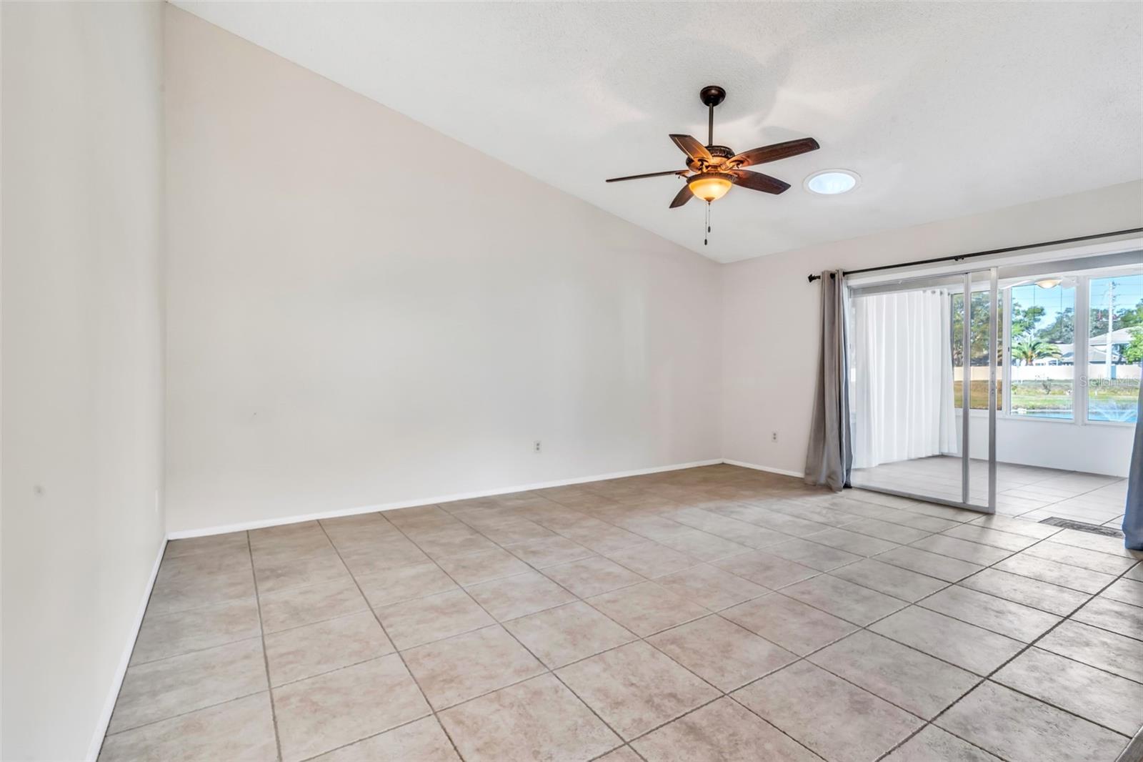 BAY TOWNE WEST - Residential