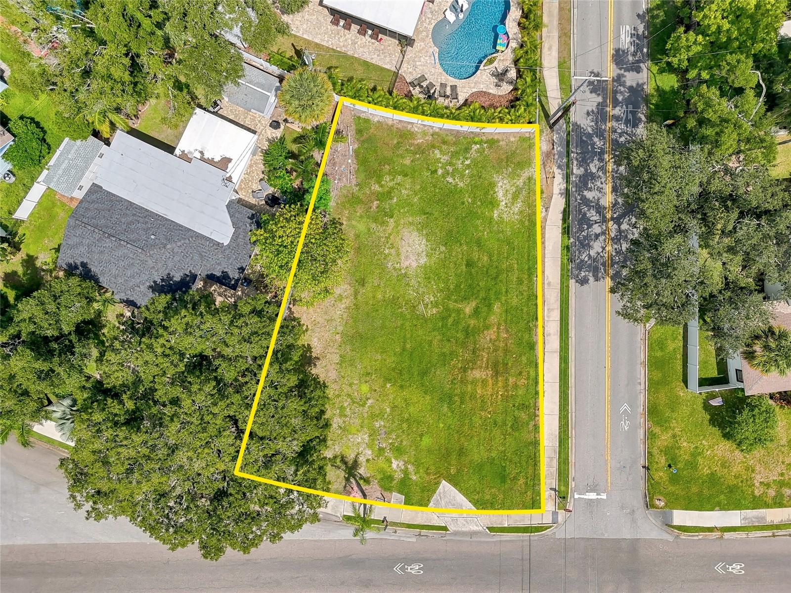 3622 W TAMPA CIRCLE