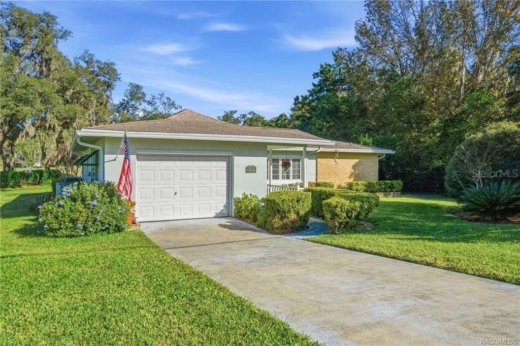 Photo of 8709 E Sandpiper Drive, Inverness, FL 34450 (MLS # TB8464612)