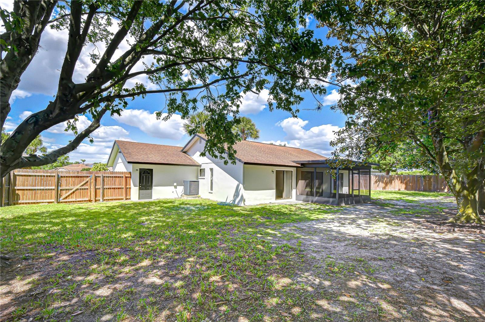 CARROLLWOOD SPGS UNIT 1 - Residential