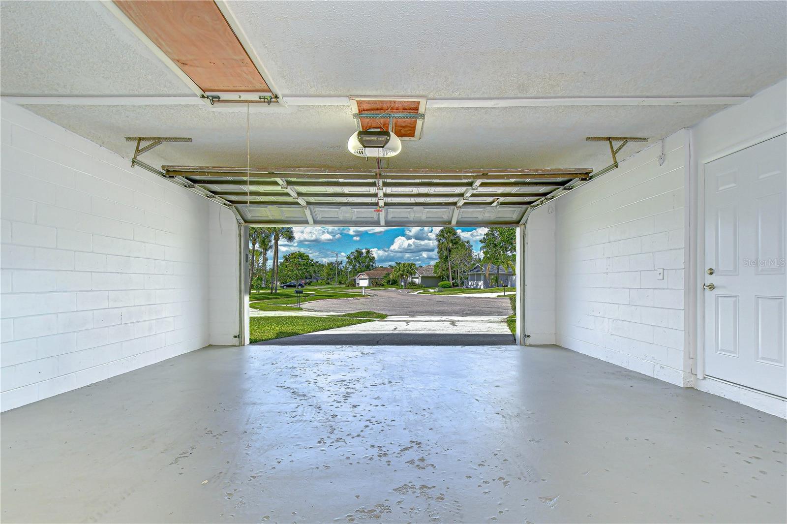 CARROLLWOOD SPGS UNIT 1 - Residential