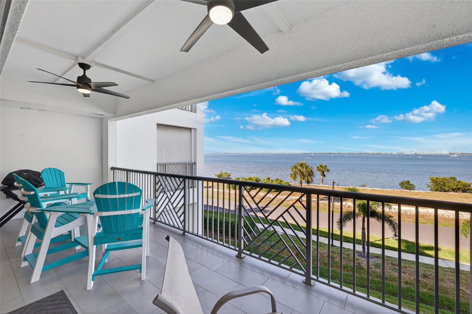 PARADISE POINTE/CHARLOTTE HARB - Residential