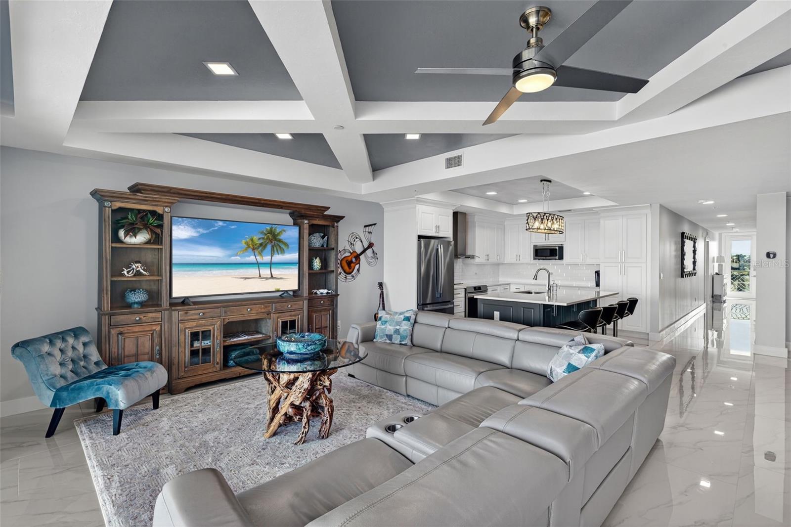 PARADISE POINTE/CHARLOTTE HARB - Residential