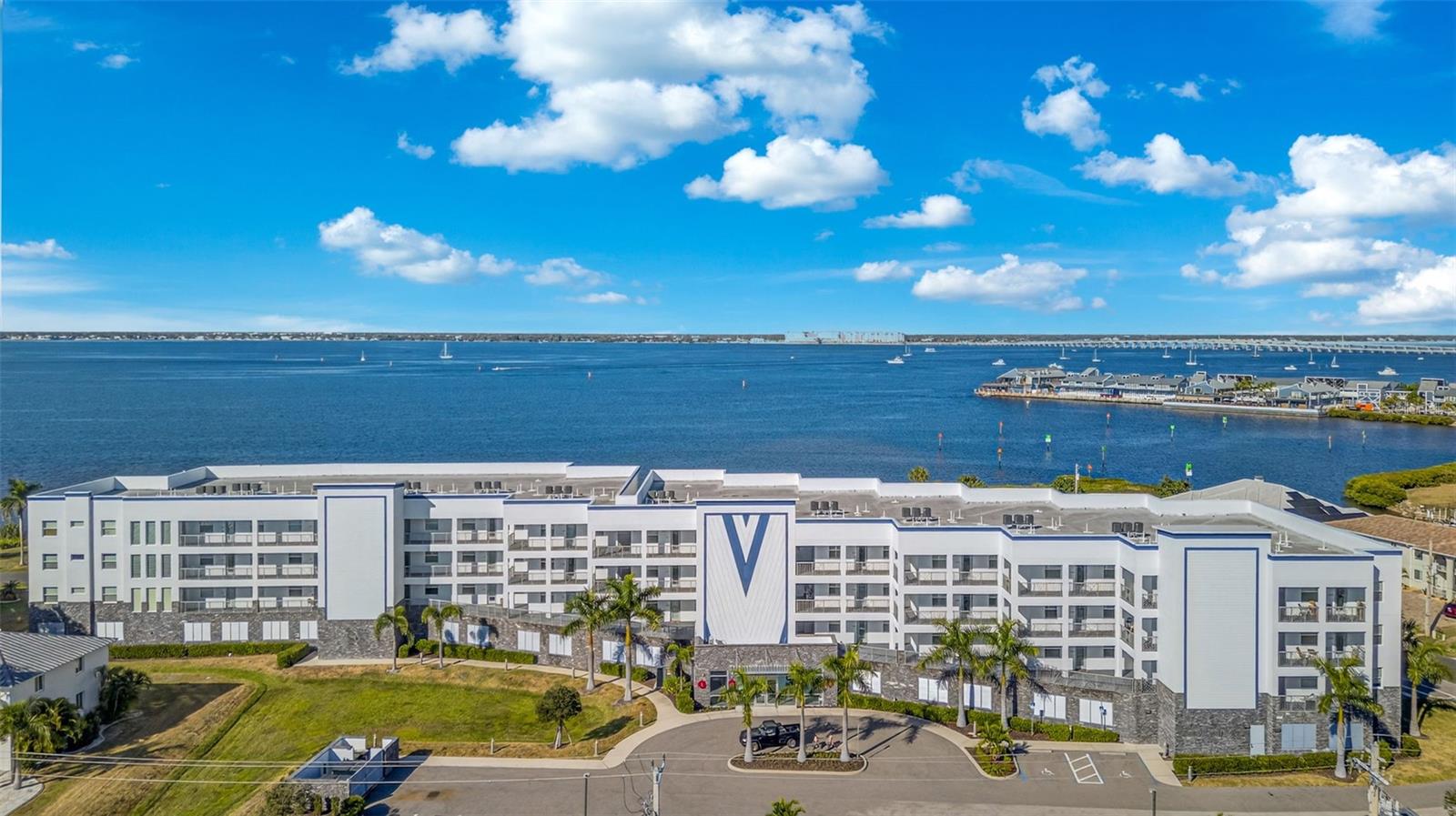 PARADISE POINTE/CHARLOTTE HARB - Residential