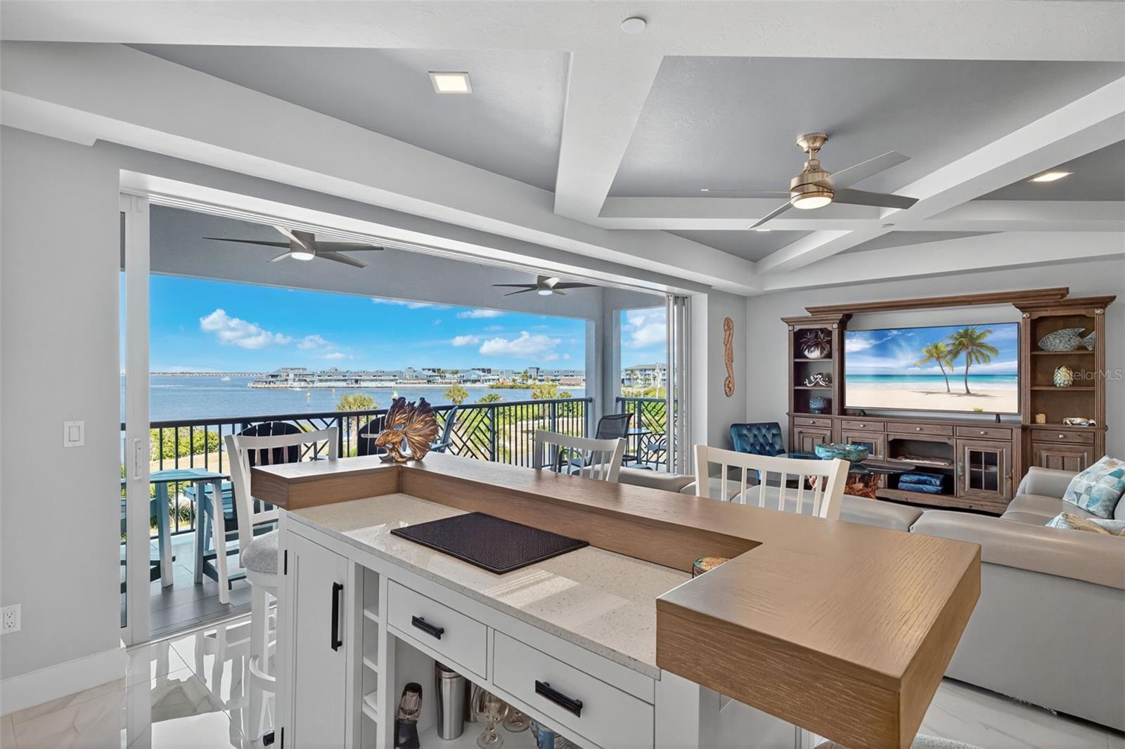 PARADISE POINTE/CHARLOTTE HARB - Residential