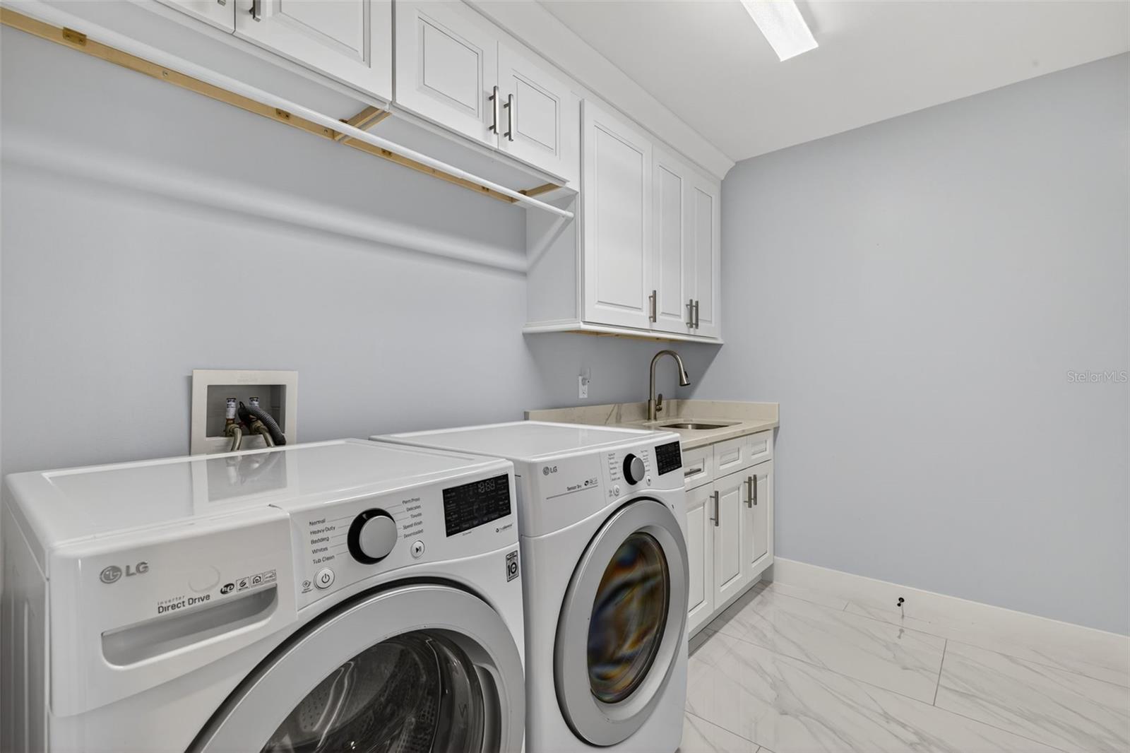 PARADISE POINTE/CHARLOTTE HARB - Residential