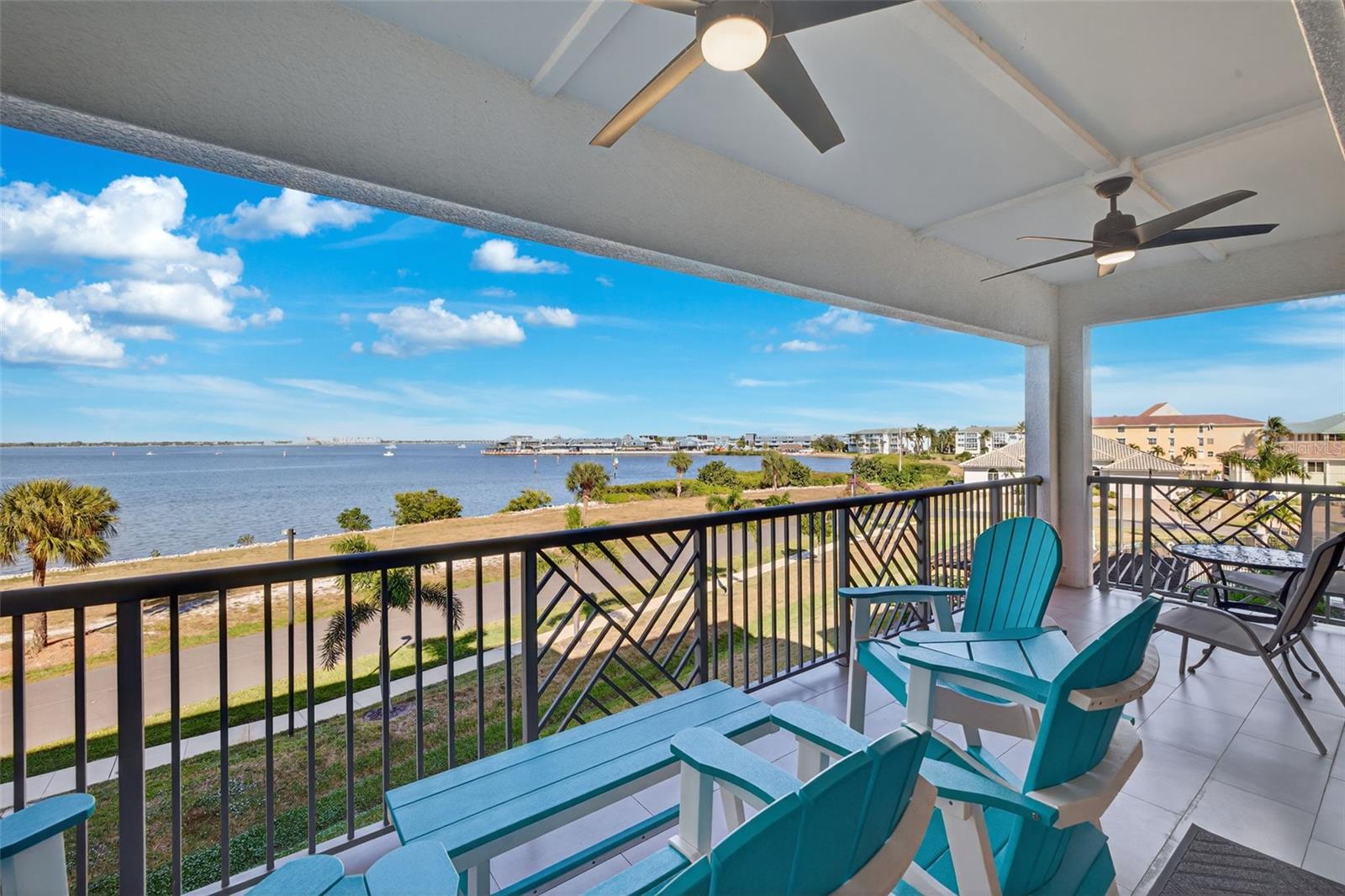 PARADISE POINTE/CHARLOTTE HARB - Residential