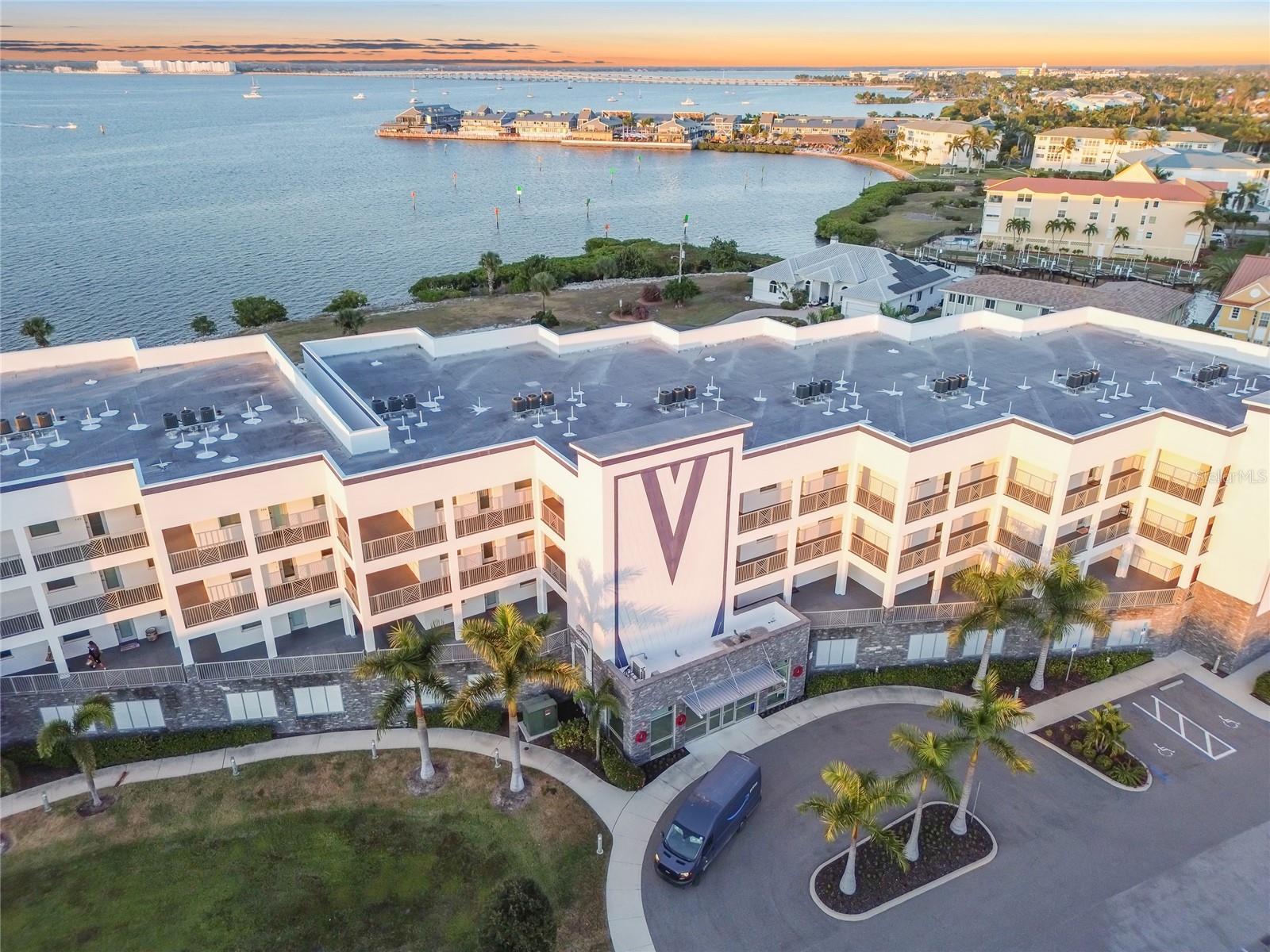 PARADISE POINTE/CHARLOTTE HARB - Residential