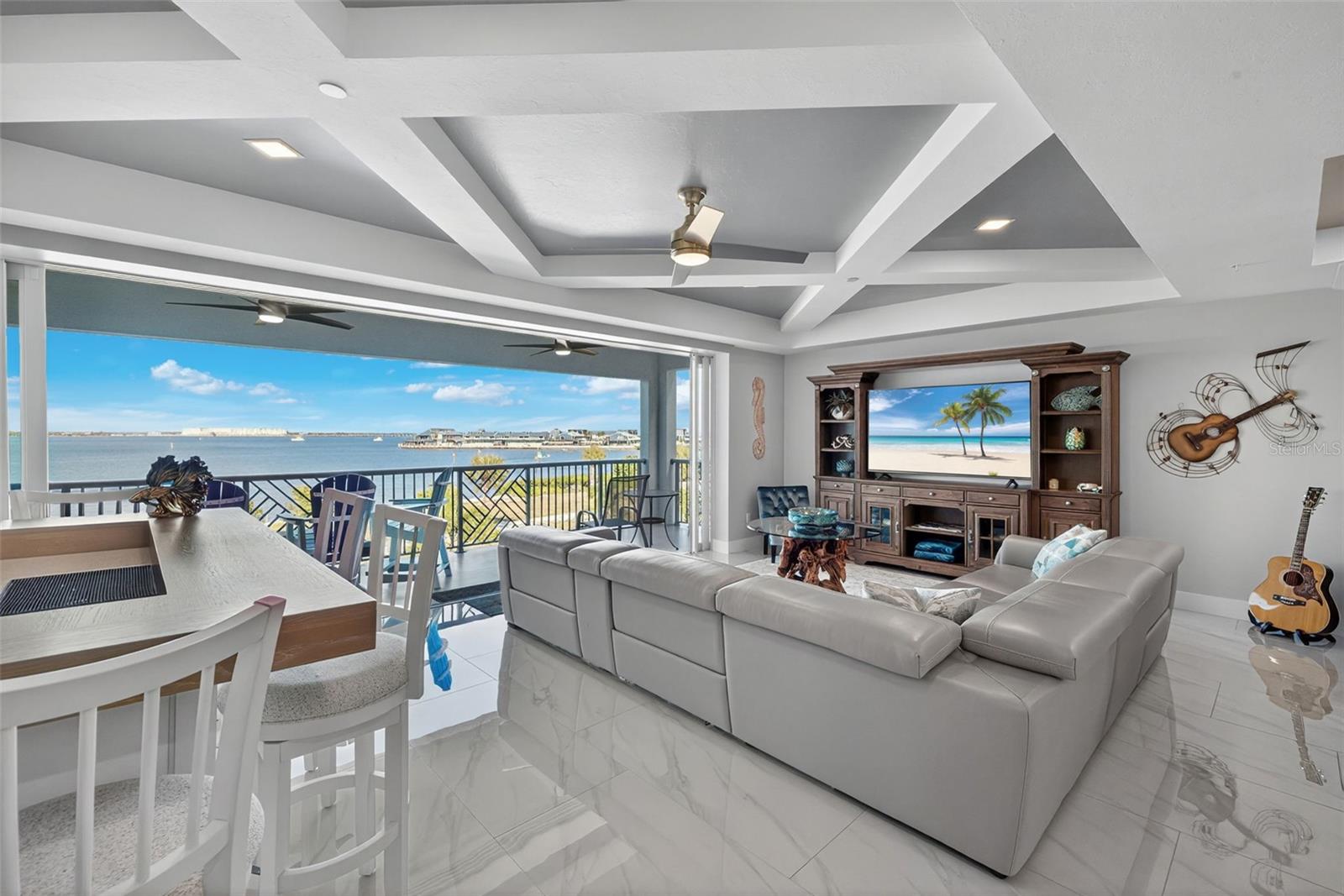 PARADISE POINTE/CHARLOTTE HARB - Residential