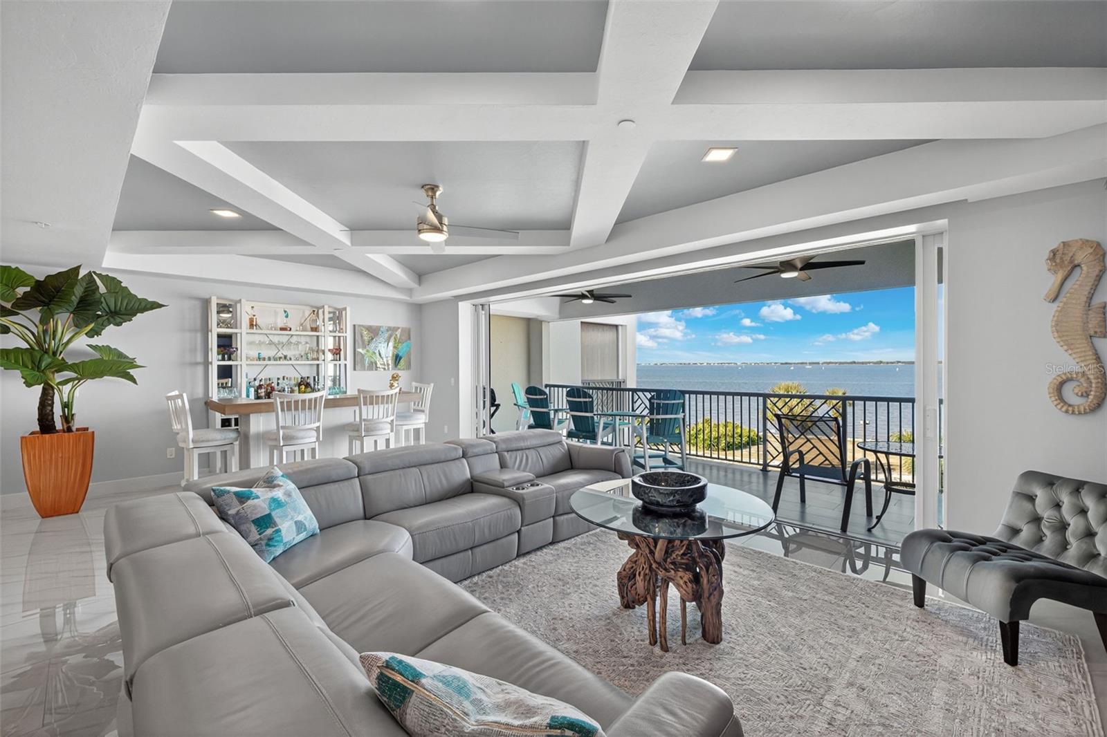 PARADISE POINTE/CHARLOTTE HARB - Residential