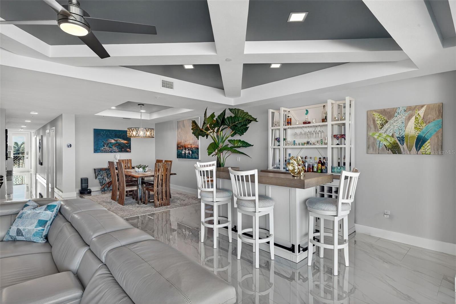 PARADISE POINTE/CHARLOTTE HARB - Residential