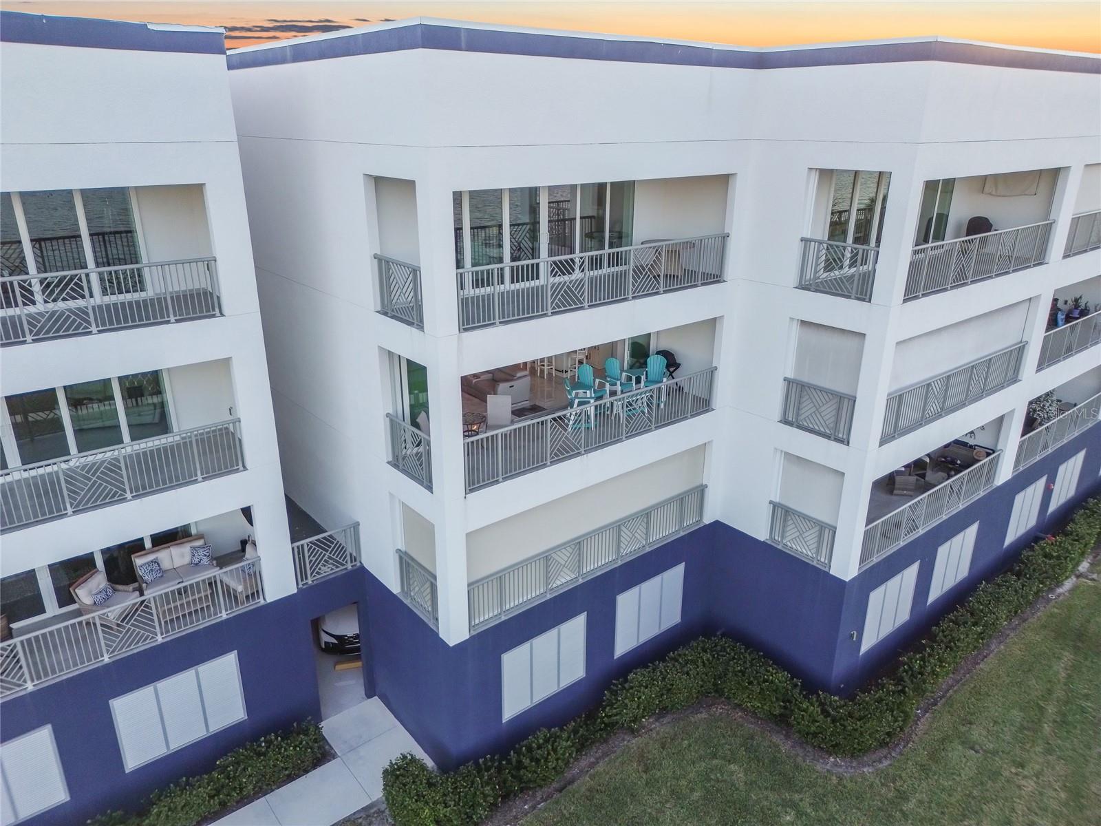 PARADISE POINTE/CHARLOTTE HARB - Residential