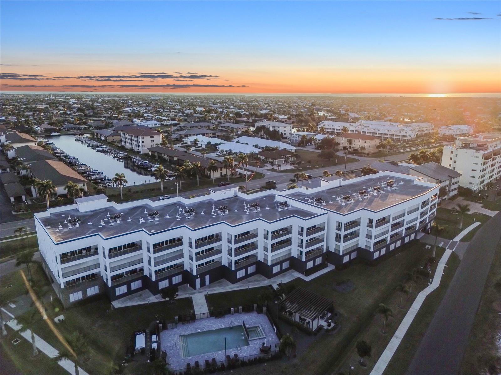 PARADISE POINTE/CHARLOTTE HARB - Residential
