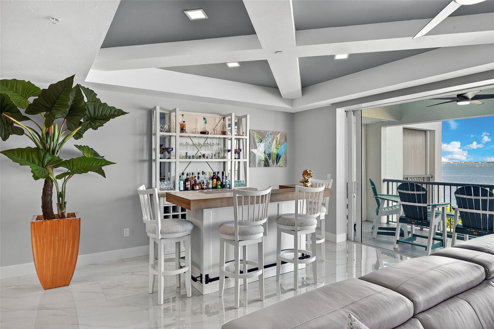 PARADISE POINTE/CHARLOTTE HARB - Residential