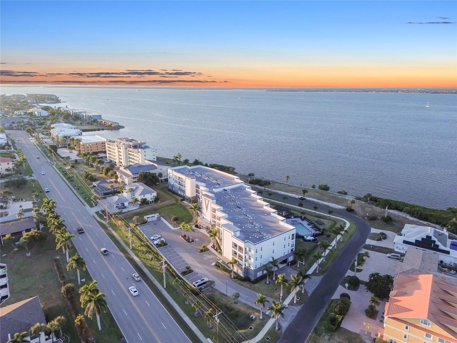 PARADISE POINTE/CHARLOTTE HARB - Residential