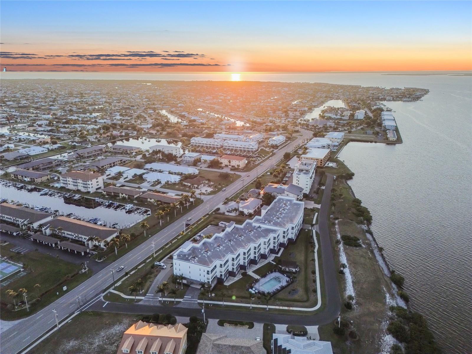 PARADISE POINTE/CHARLOTTE HARB - Residential