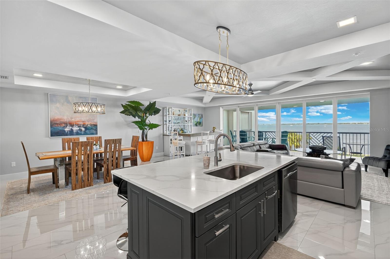 PARADISE POINTE/CHARLOTTE HARB - Residential