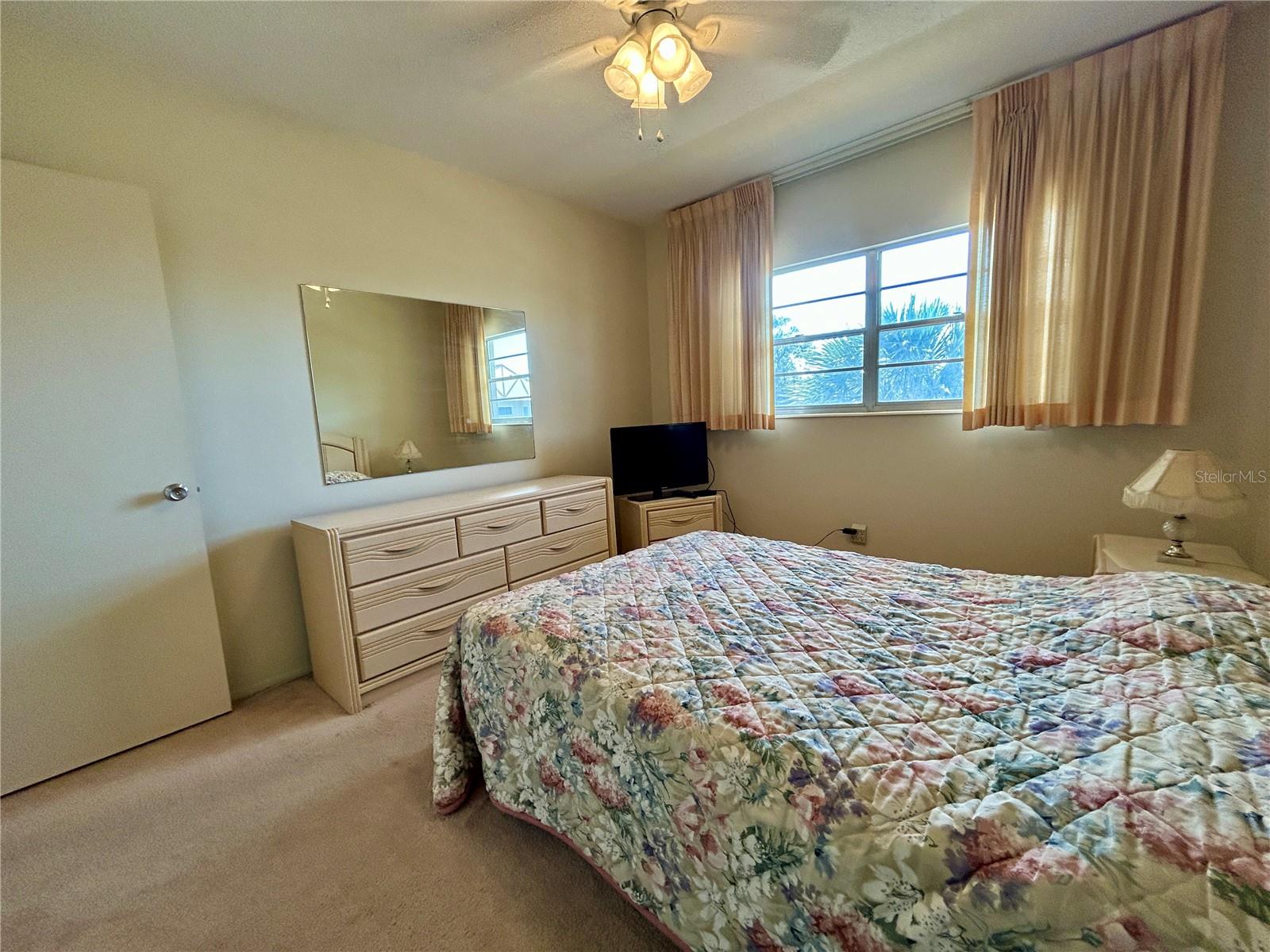 ON TOP OF THE WORLD - Residential