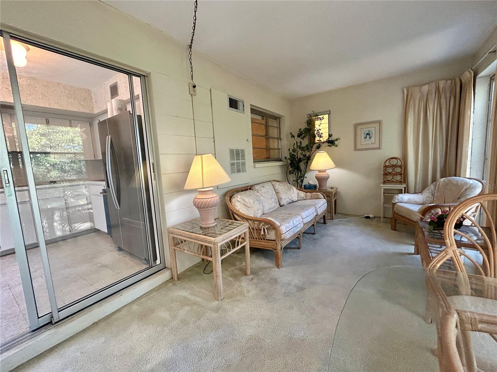 ON TOP OF THE WORLD - Residential