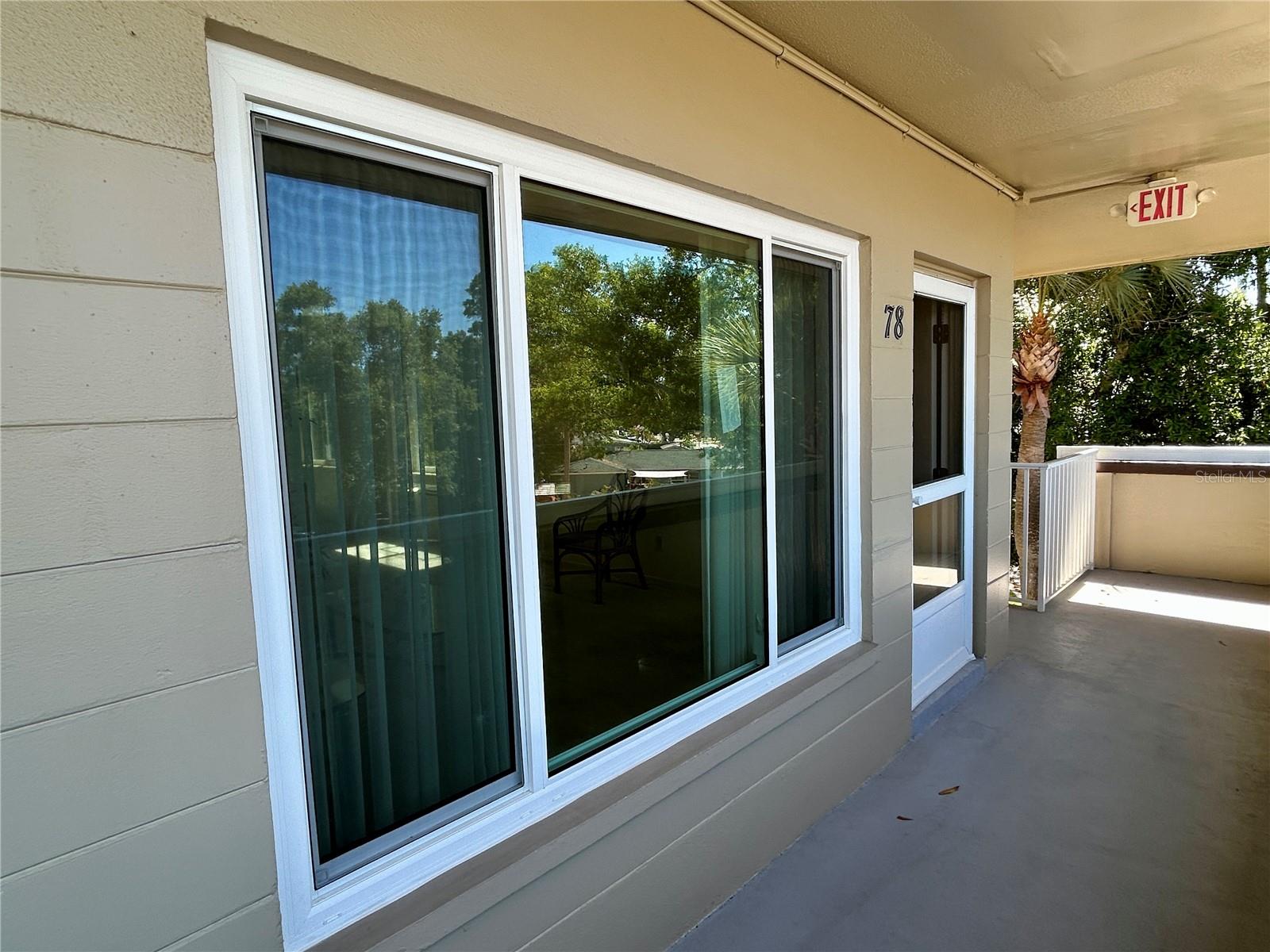 2464 AUSTRALIA WAY E 78