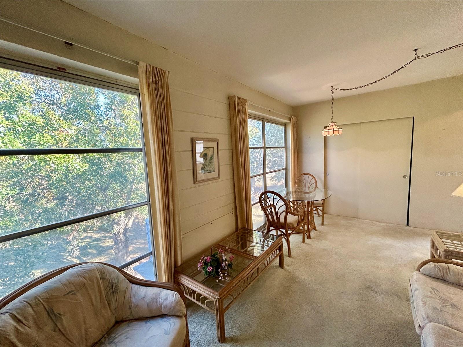 ON TOP OF THE WORLD - Residential