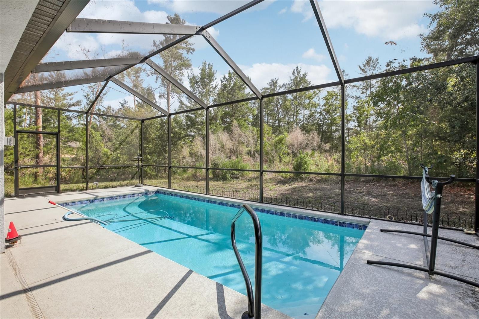 4 CROSSANDRA COURT W