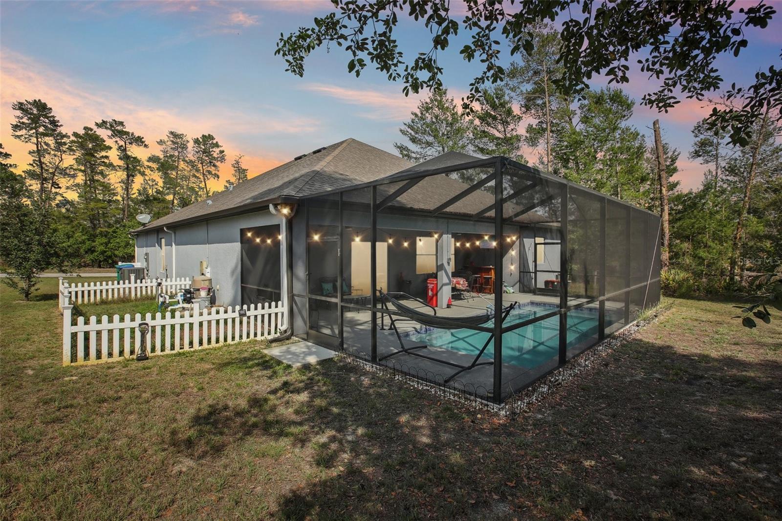 4 CROSSANDRA COURT W