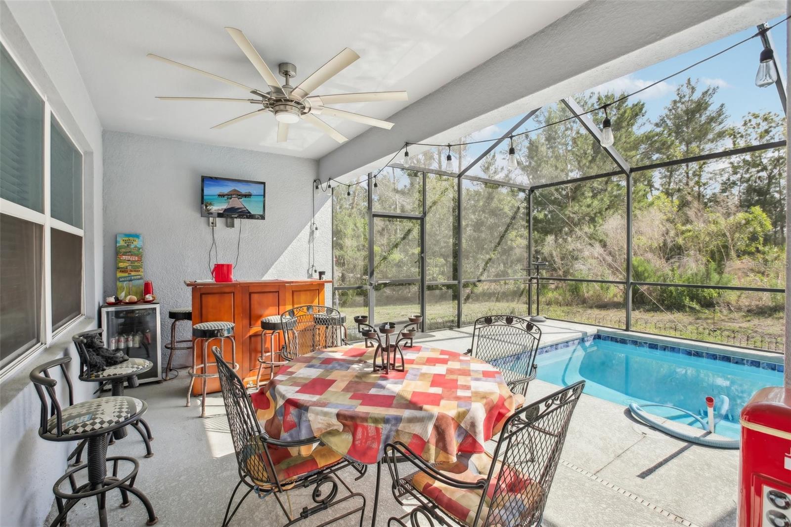 4 CROSSANDRA COURT W