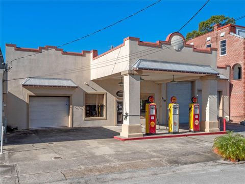 208 MAGNOLIA ST NEW SMYRNA BEACH FL 32168