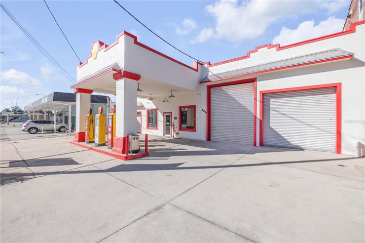Photo 1 of 42 — 208 MAGNOLIA ST, NEW SMYRNA BEACH, FL 32168
