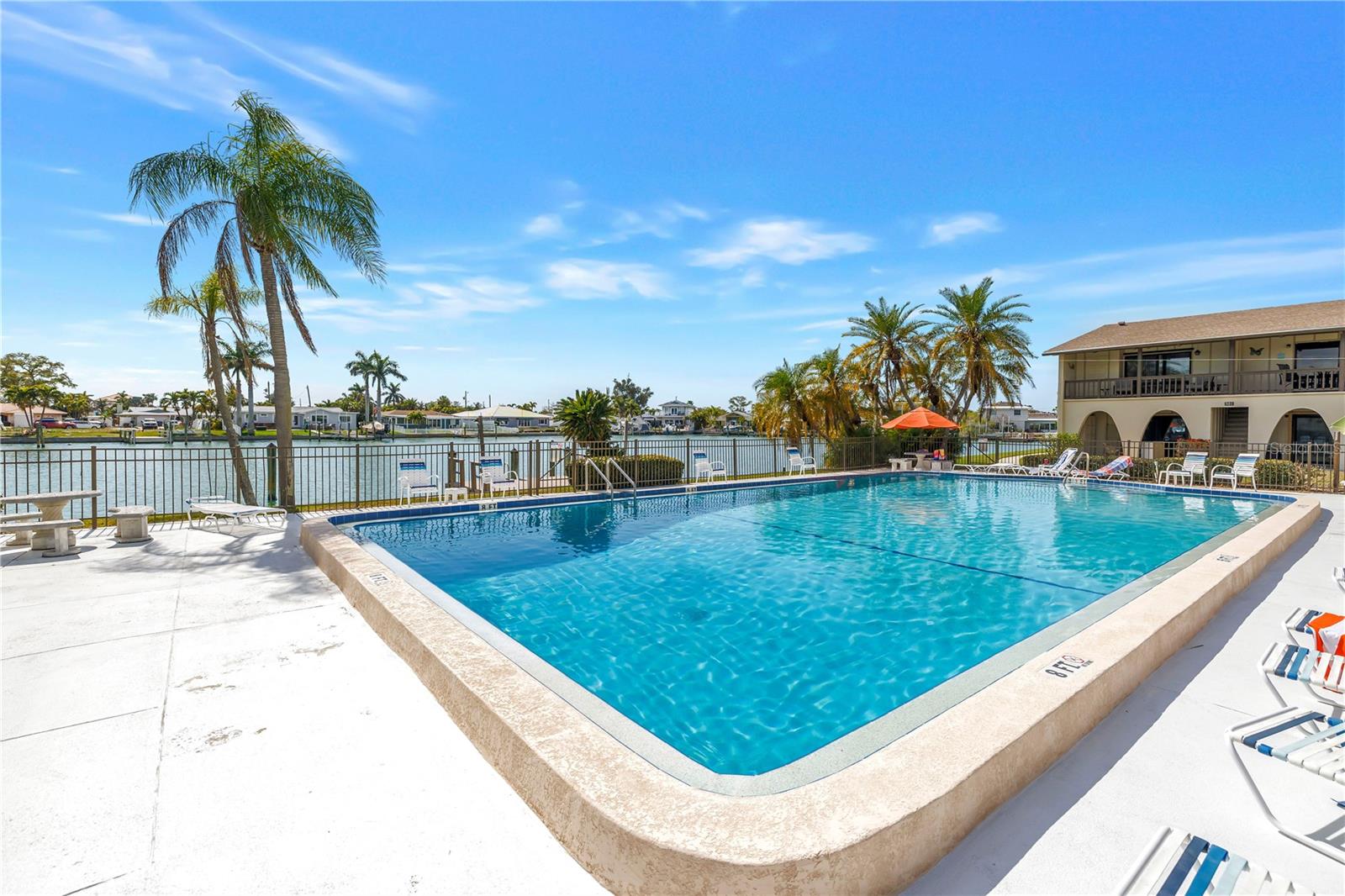 LA COSTA BRAVA CONDO 1 - Residential