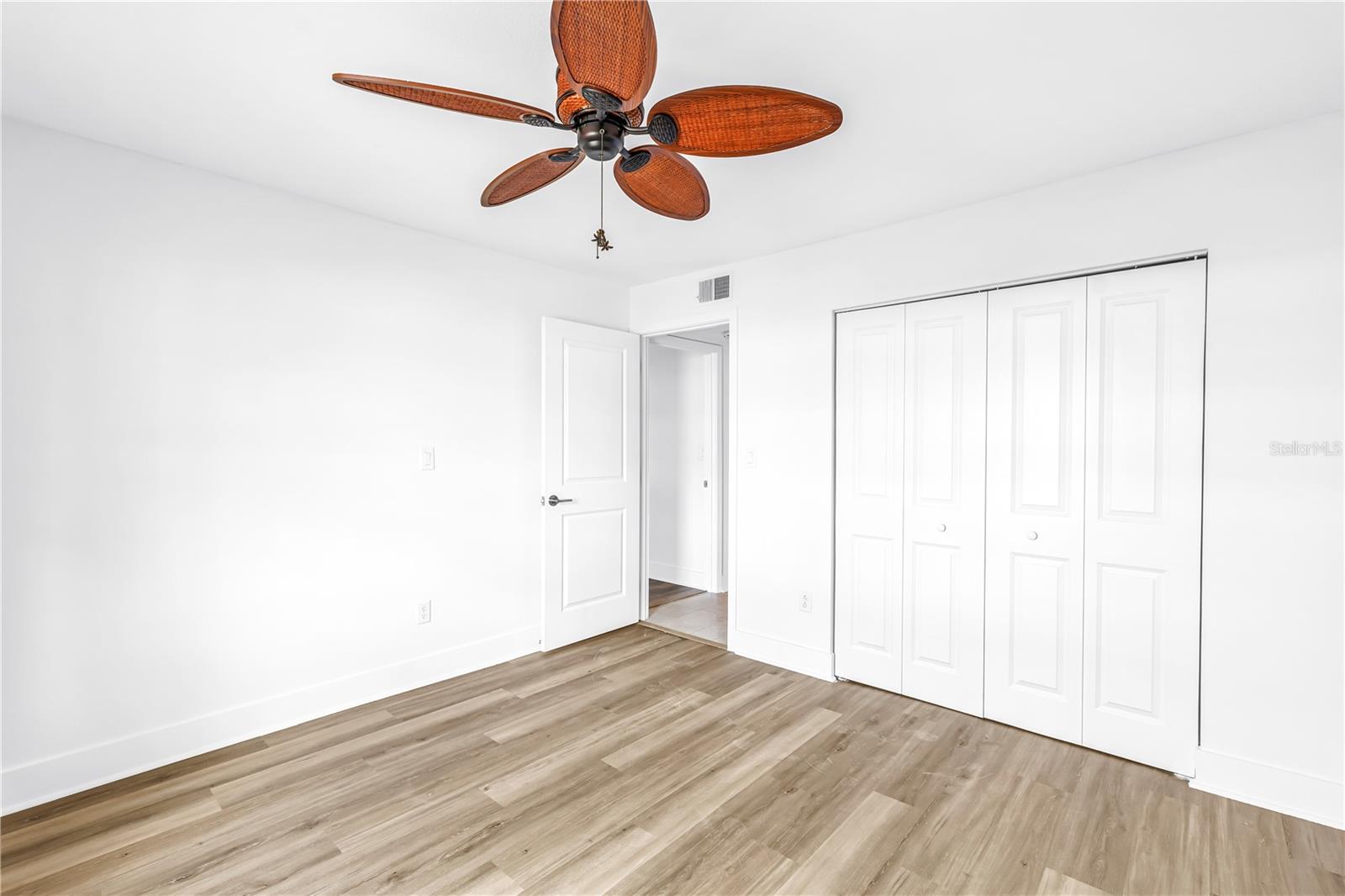 LA COSTA BRAVA CONDO 1 - Residential