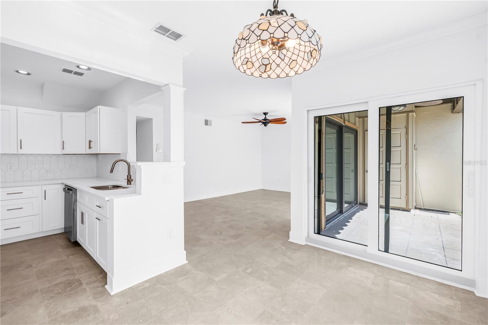 LA COSTA BRAVA CONDO 1 - Residential