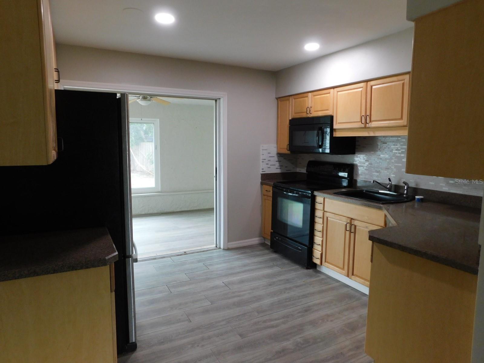 SOUTH VENICE - Residential