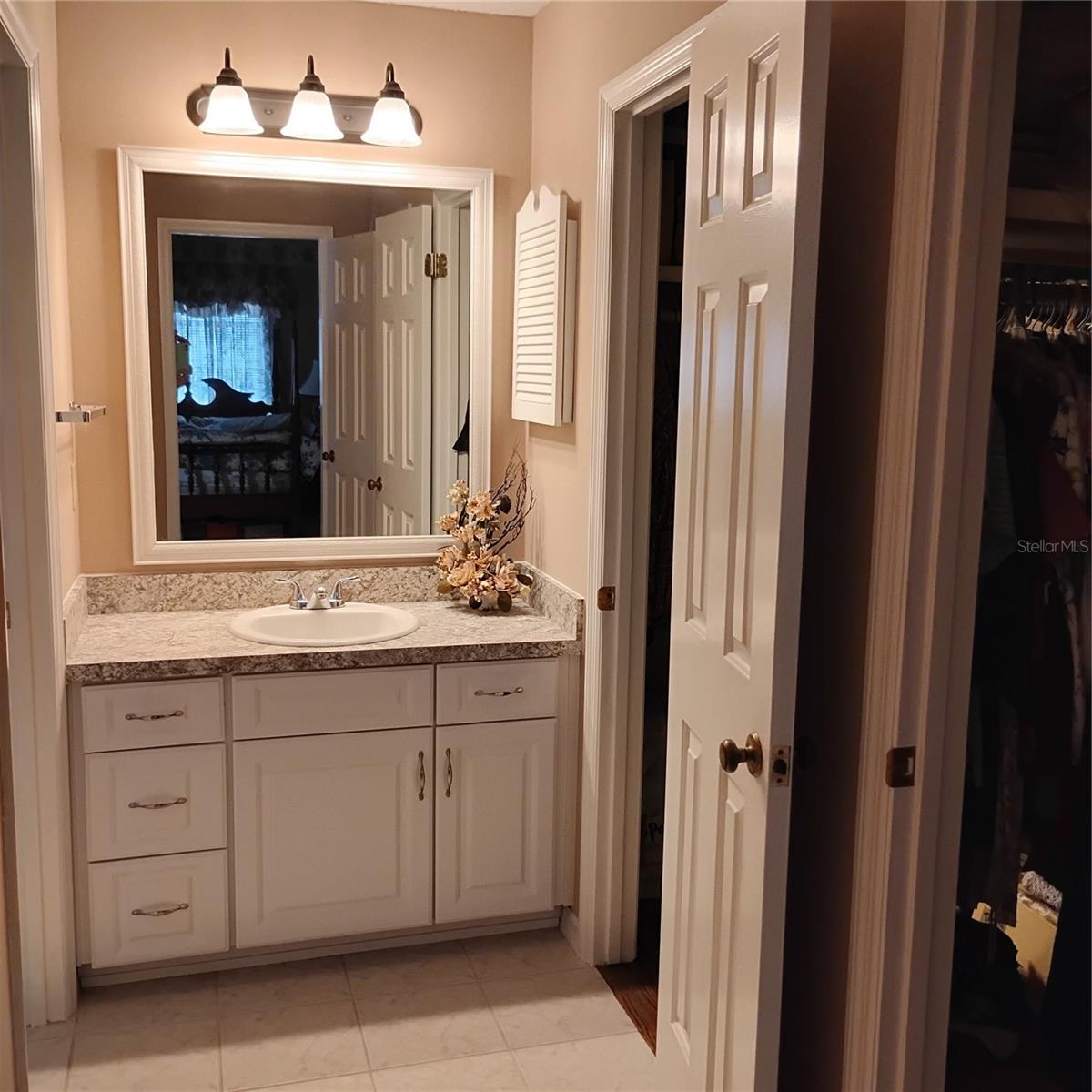 SILVER LAKE ESTATES - Residential