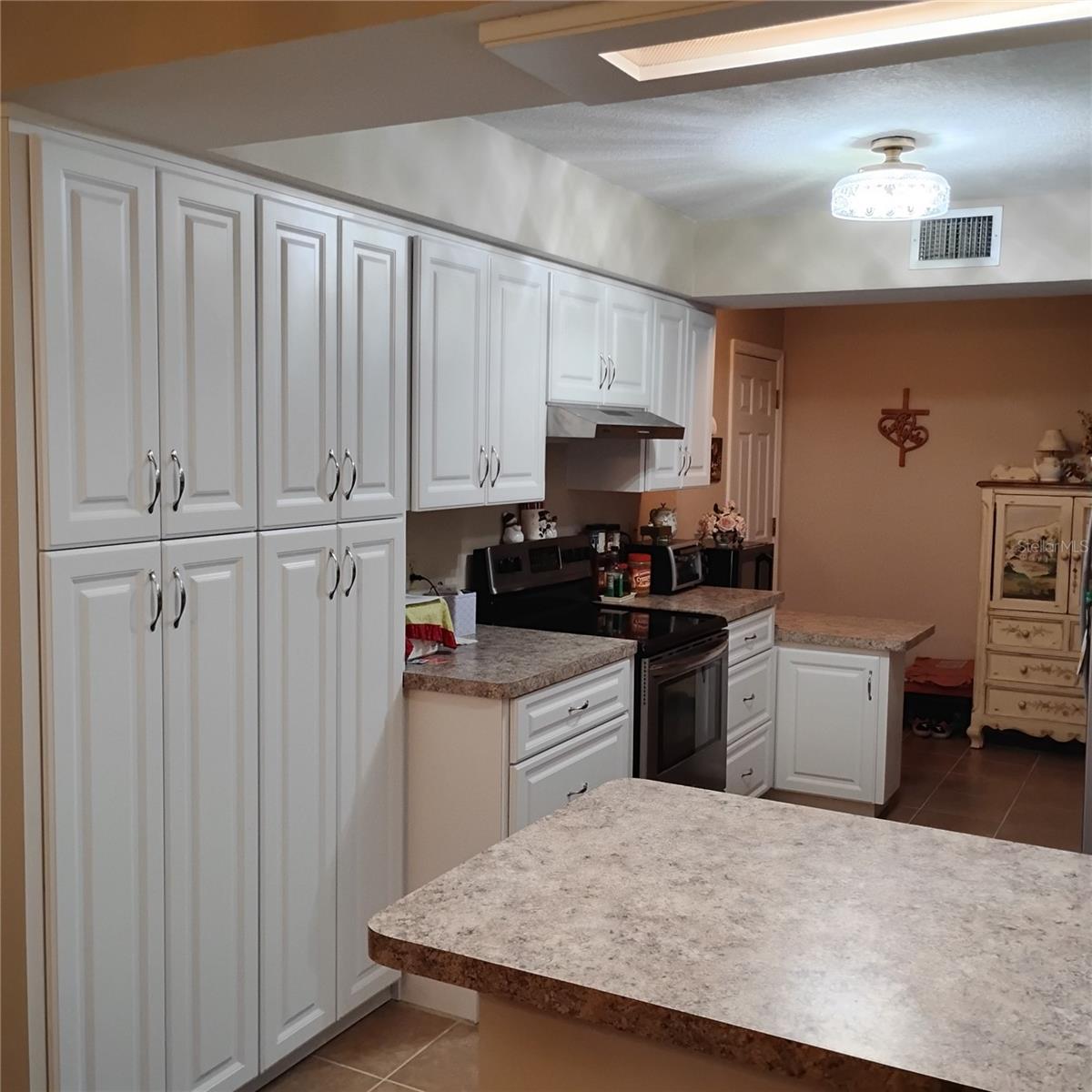 SILVER LAKE ESTATES - Residential