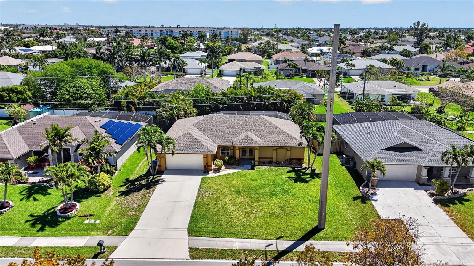 CAPE CORAL - Residential