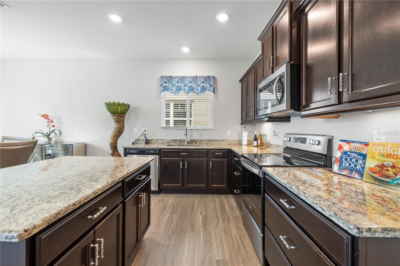 ARTISAN ESTATES - Residential