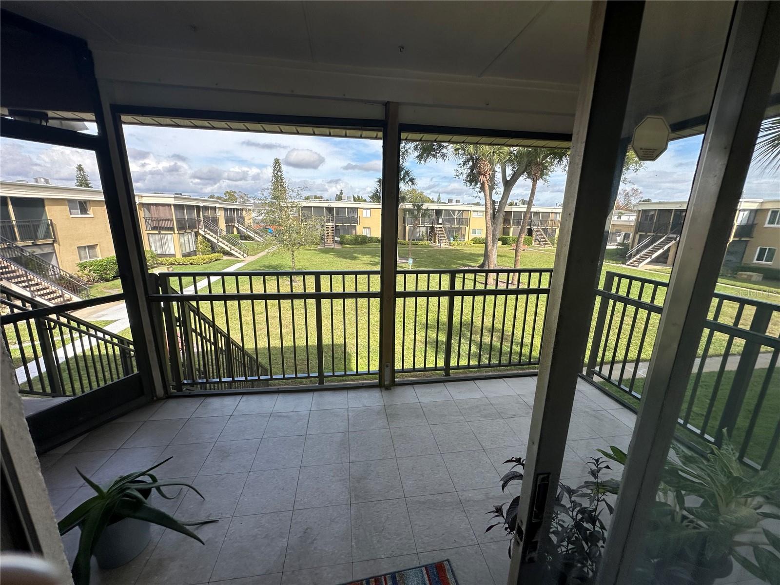 ASHWOOD CONDO - Residential Lease