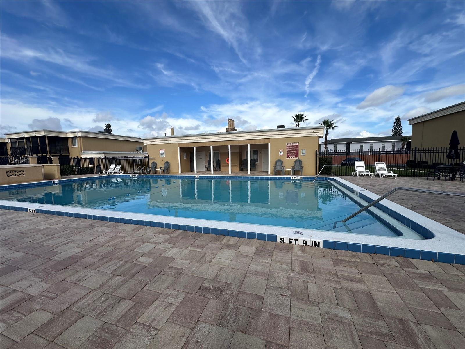 ASHWOOD CONDO - Residential Lease