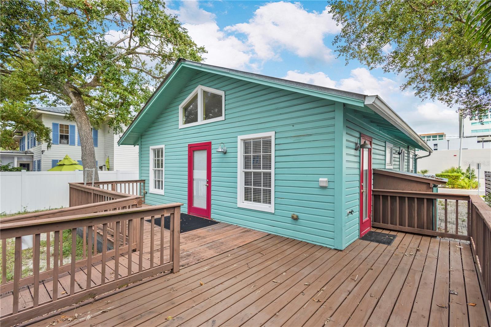 TOWLES - Residential