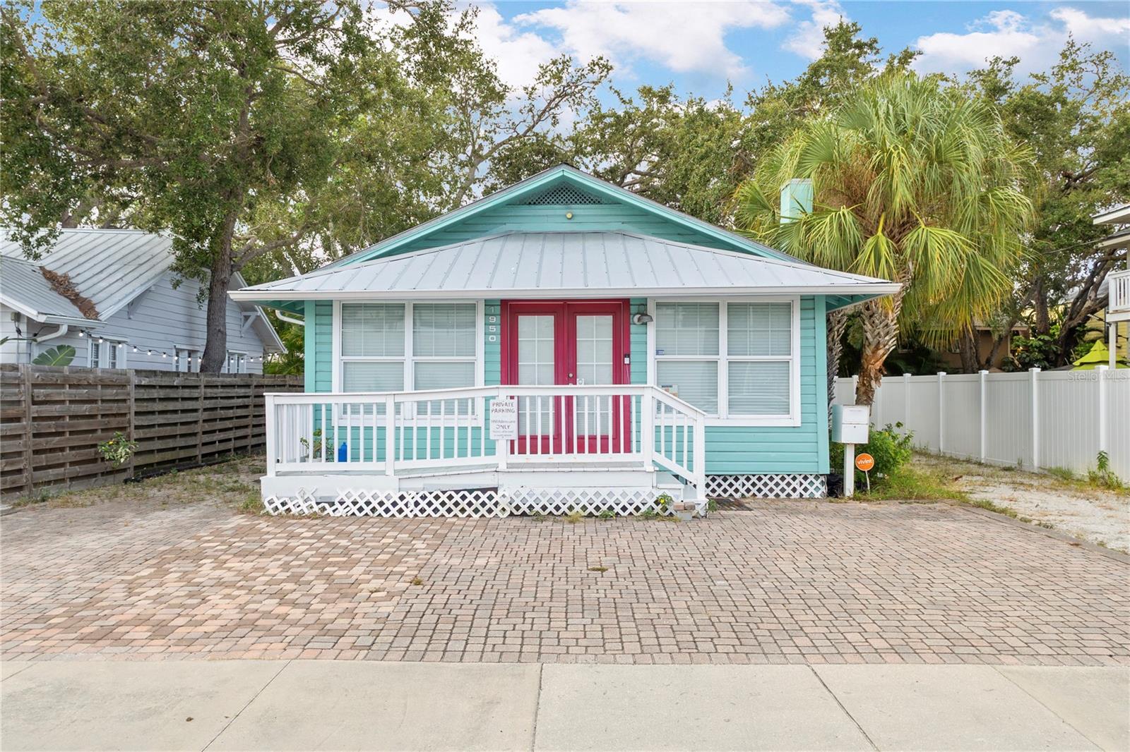 TOWLES - Residential