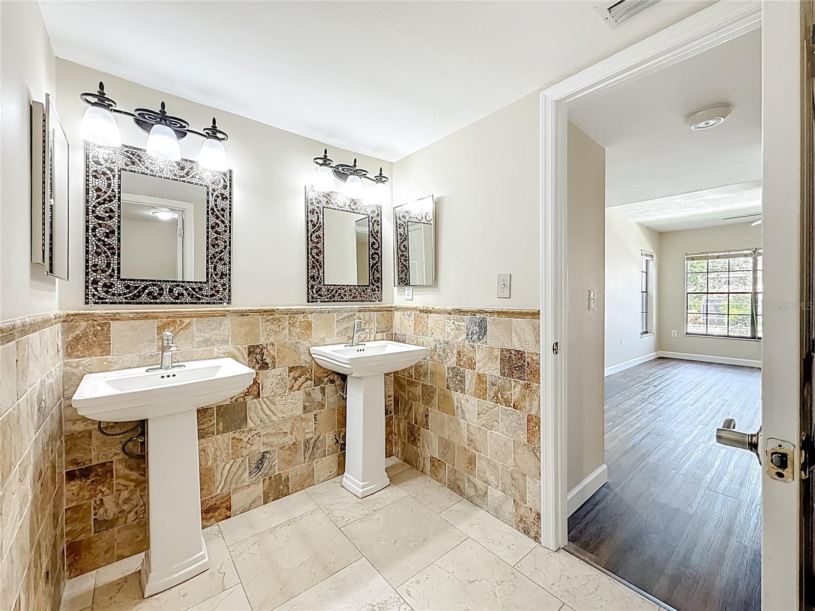 BORDEAUX VILLAGE - Residential