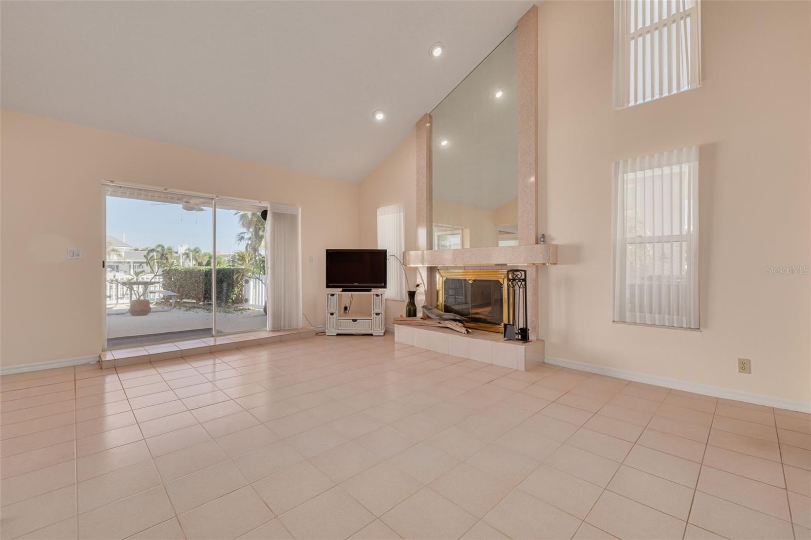 BAYWAY ISLES - Residential