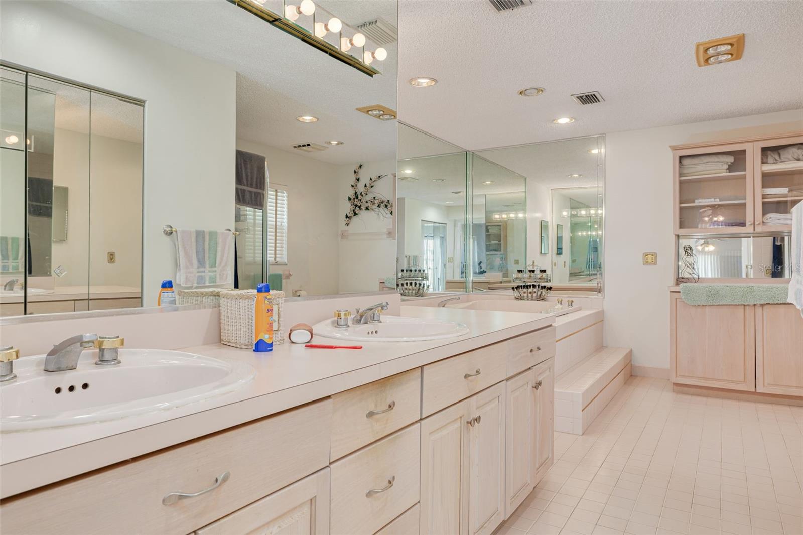 BAYWAY ISLES - Residential